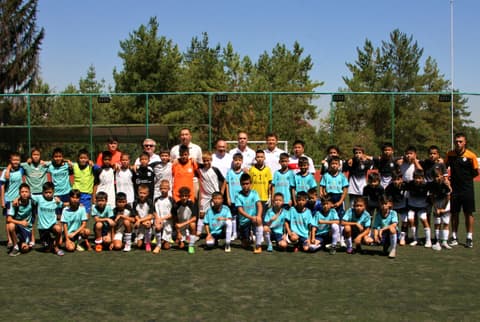 Президент Казахстанской Федерации Футбола посетил матчи " JKFL" в Алматы
